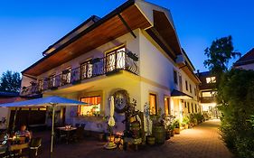 Pension Julia&Haus Elisabeth - Wallner's Hofheuriger&Weinhof